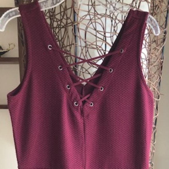 🌻 Jessica Simpson Juniors' Lace-Up Bodycon Dress - Picture 4 of 8